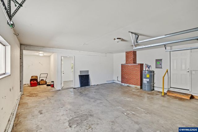 161 N 7th St, Jefferson, OR 97352