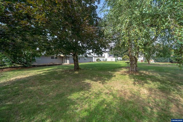 161 N 7th St, Jefferson, OR 97352