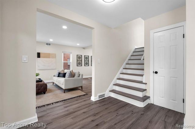 15093 Stahelin Avenue, Detroit, MI 48223