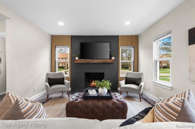 15093 Stahelin Avenue, Detroit, MI 48223