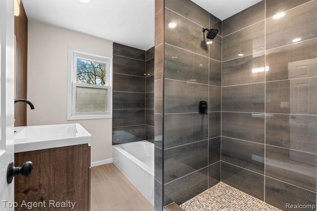 15093 Stahelin Avenue, Detroit, MI 48223