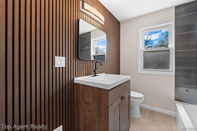 15093 Stahelin Avenue, Detroit, MI 48223