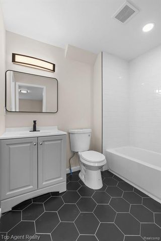 15093 Stahelin Avenue, Detroit, MI 48223