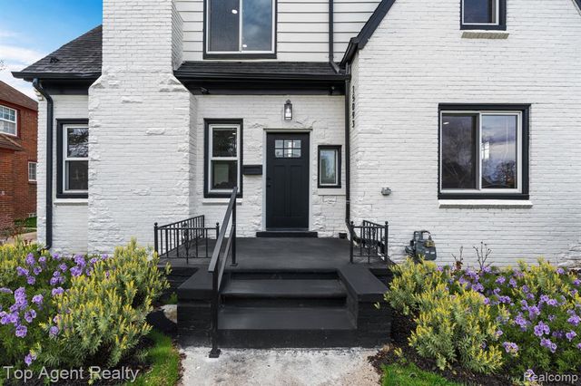 15093 Stahelin Avenue, Detroit, MI 48223