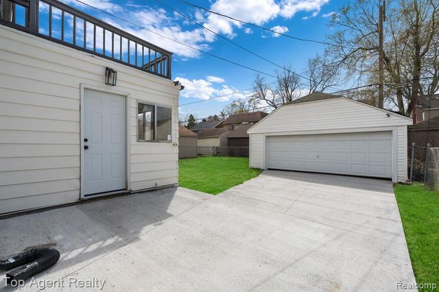 15093 Stahelin Avenue, Detroit, MI 48223