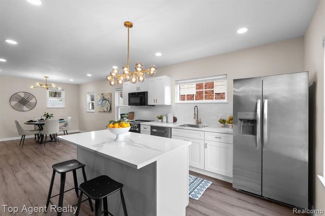 15093 Stahelin Avenue, Detroit, MI 48223