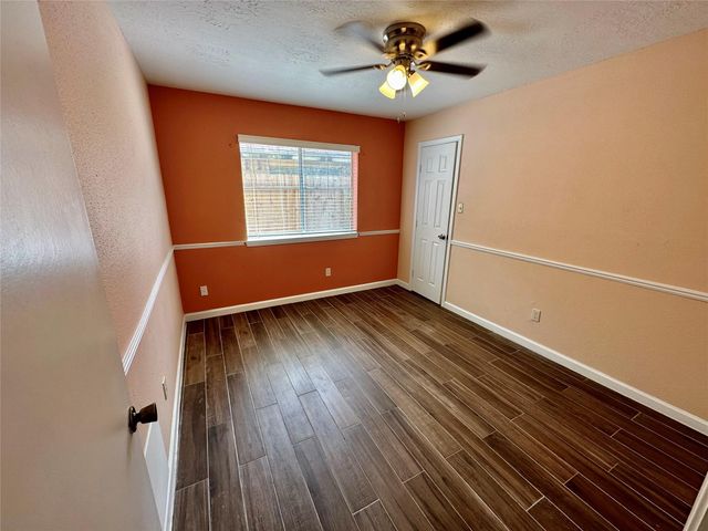 7254 Sonnet Glen Lane, Houston, TX 77095