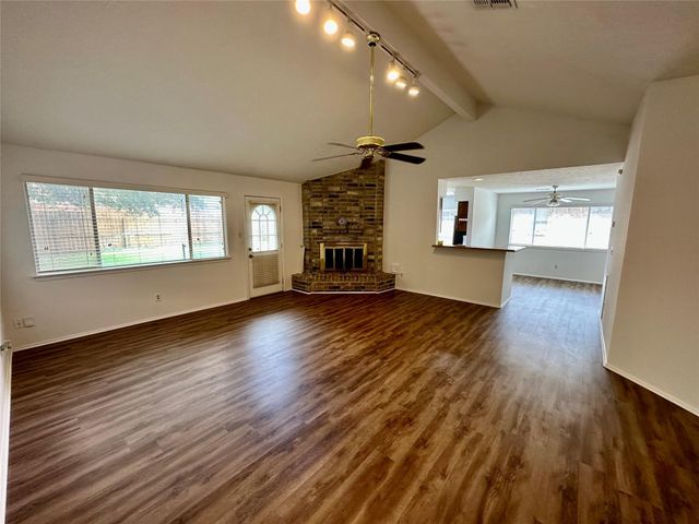 7254 Sonnet Glen Lane, Houston, TX 77095