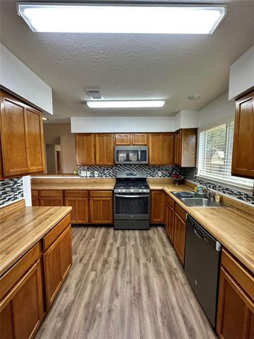 7254 Sonnet Glen Lane, Houston, TX 77095