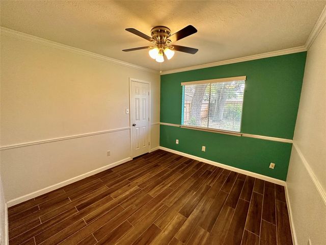 7254 Sonnet Glen Lane, Houston, TX 77095