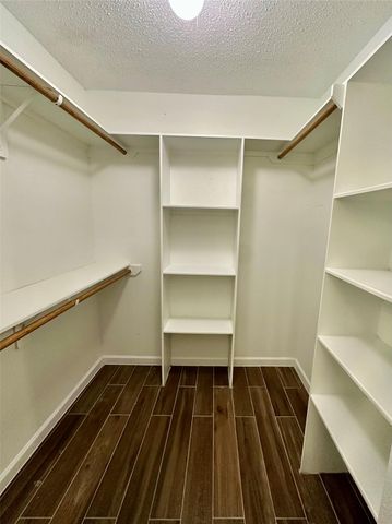 7254 Sonnet Glen Lane, Houston, TX 77095