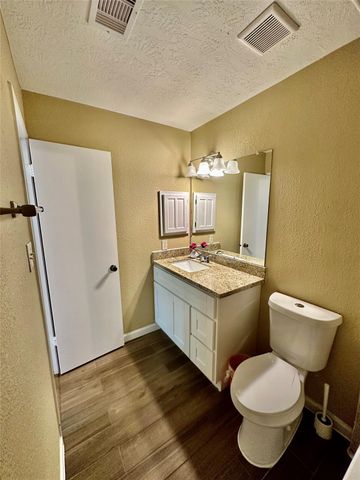 7254 Sonnet Glen Lane, Houston, TX 77095