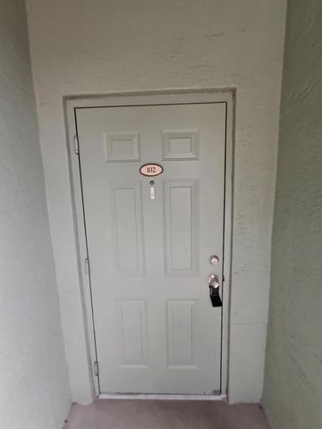 280 Crestwood Circle 102, Royal Palm Beach, FL 33411