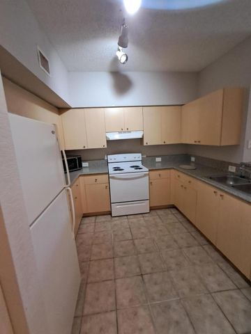 280 Crestwood Circle 102, Royal Palm Beach, FL 33411