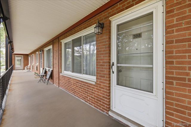2915 W 13 Mile Road 308, Royal Oak, MI 48073