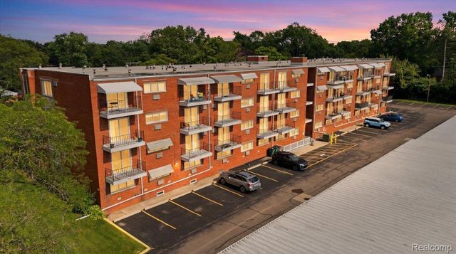 2915 W 13 Mile Road 308, Royal Oak, MI 48073