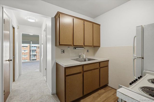 2915 W 13 Mile Road 308, Royal Oak, MI 48073