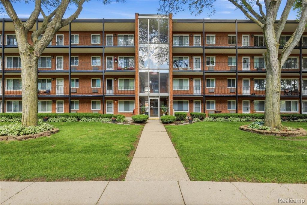 2915 W 13 Mile Road 308, Royal Oak, MI 48073