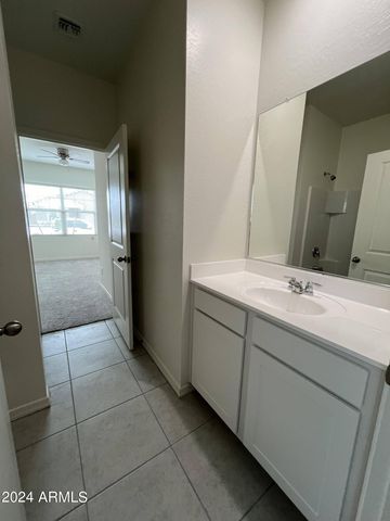 2004 E DRIFTWOOD Drive, San Tan Valley, AZ 85140