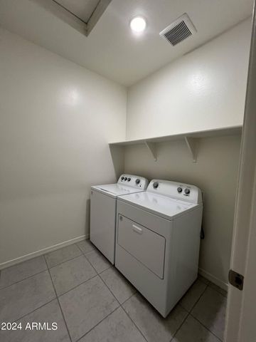 2004 E DRIFTWOOD Drive, San Tan Valley, AZ 85140