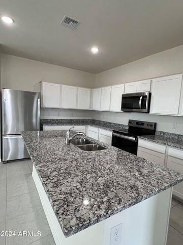 2004 E DRIFTWOOD Drive, San Tan Valley, AZ 85140