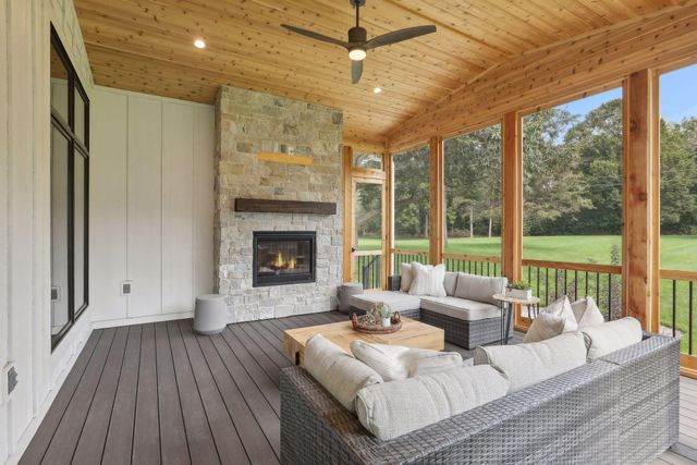 10 Sunny Side Ln, Sunfish Lake, MN 55118