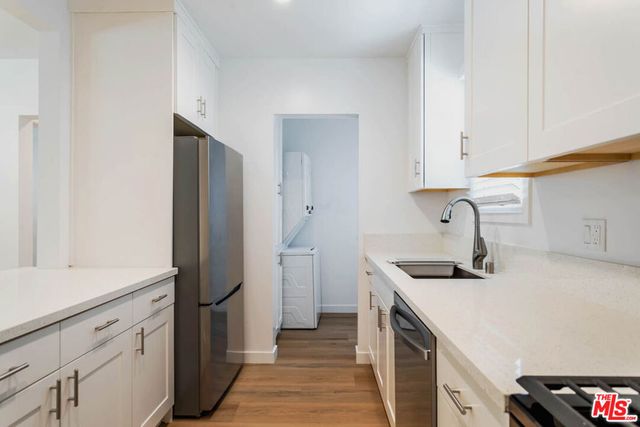 815 W Glenoaks Boulevard A, Glendale, CA 91202