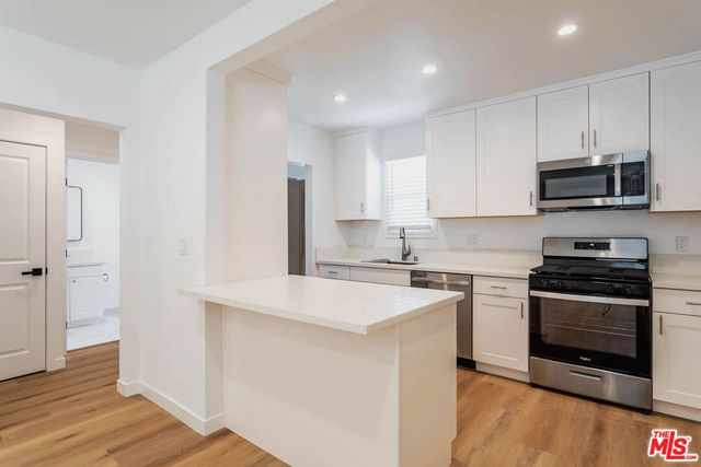 815 W Glenoaks Boulevard A, Glendale, CA 91202