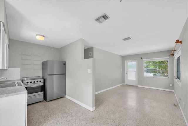 11095 2ND STREET E Unit B, Treasure Island, FL 33706