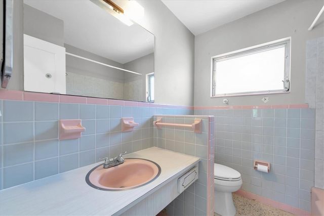11095 2ND STREET E Unit B, Treasure Island, FL 33706