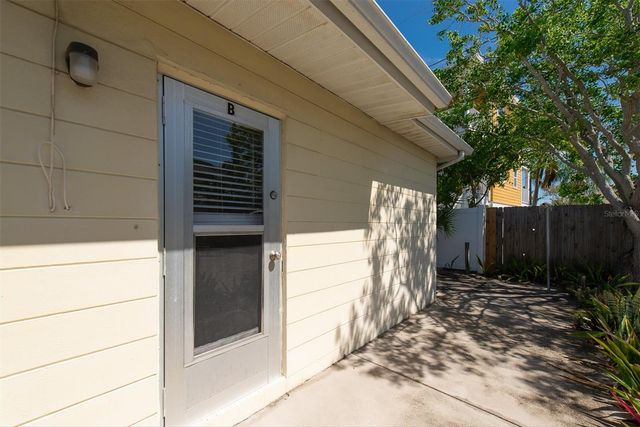 11095 2ND STREET E Unit B, Treasure Island, FL 33706