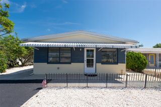 11095 2ND STREET E Unit B, Treasure Island, FL 33706