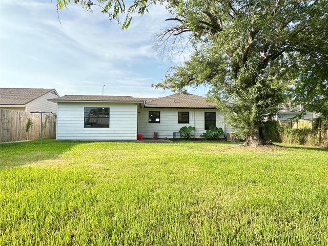 13222 Emporia Street, Houston, TX 77015