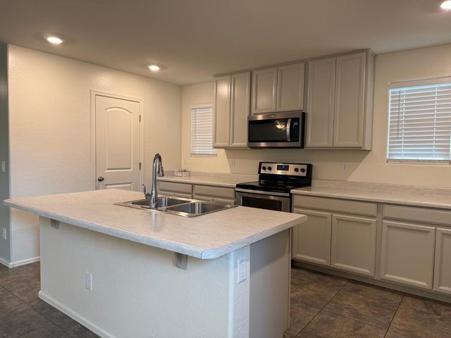 16579 W Jenan Drive, Surprise, AZ 85388