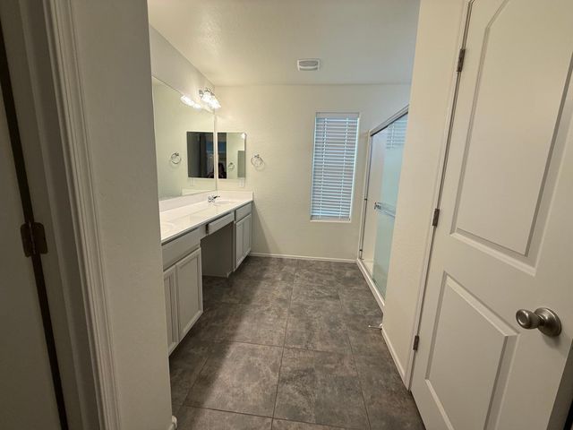 16579 W Jenan Drive, Surprise, AZ 85388