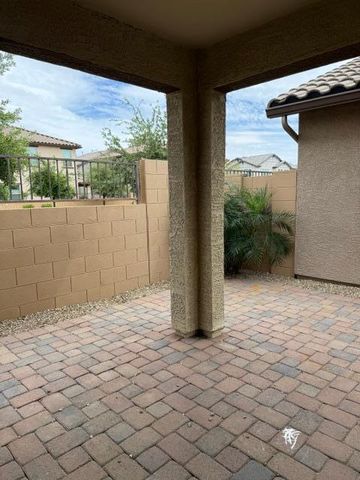 16579 W Jenan Drive, Surprise, AZ 85388