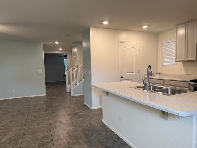 16579 W Jenan Drive, Surprise, AZ 85388