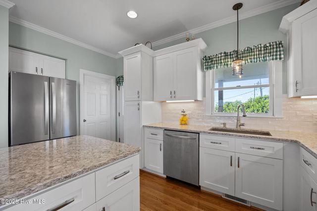 1711 E Fort Macon Road, Atlantic Beach, NC 28512