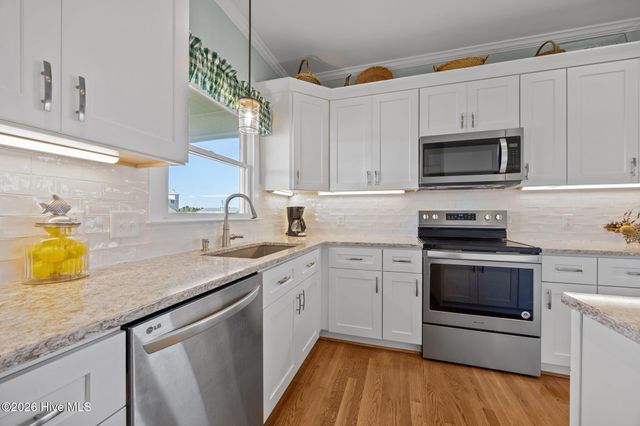 1711 E Fort Macon Road, Atlantic Beach, NC 28512