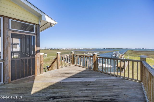 1711 E Fort Macon Road, Atlantic Beach, NC 28512