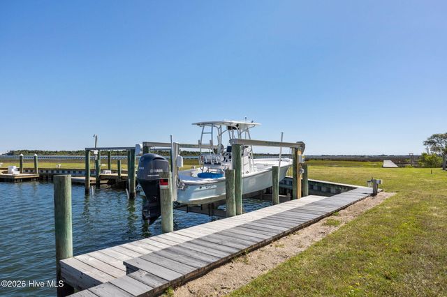 1711 E Fort Macon Road, Atlantic Beach, NC 28512