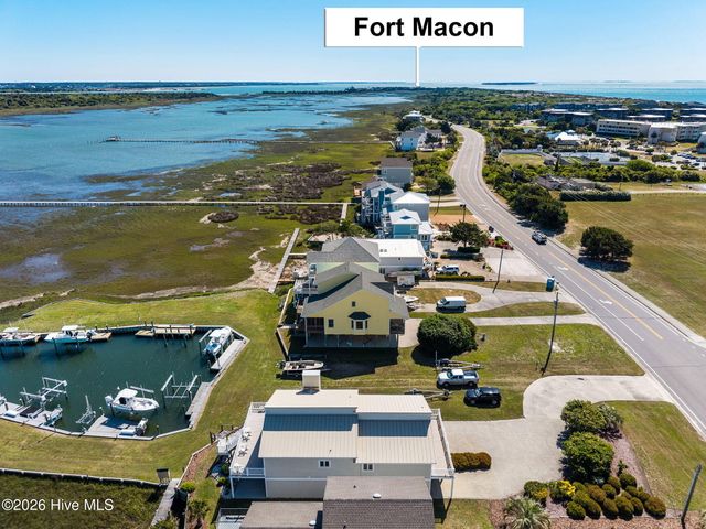 1711 E Fort Macon Road, Atlantic Beach, NC 28512