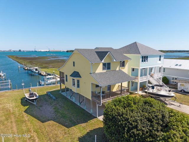 1711 E Fort Macon Road, Atlantic Beach, NC 28512