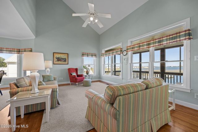 1711 E Fort Macon Road, Atlantic Beach, NC 28512