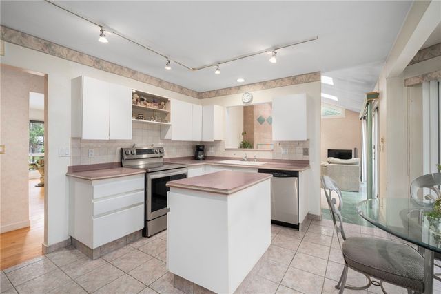 22 Golden View Drive, Johnston, RI 02919