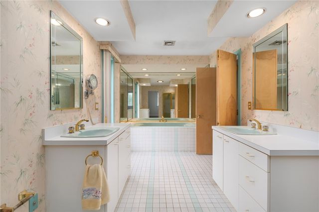 22 Golden View Drive, Johnston, RI 02919