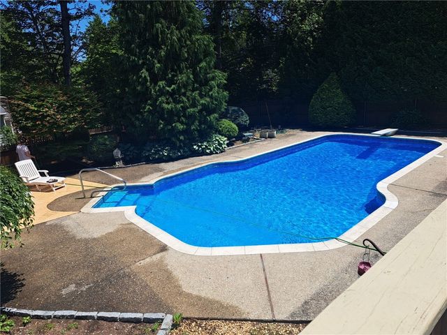 22 Golden View Drive, Johnston, RI 02919