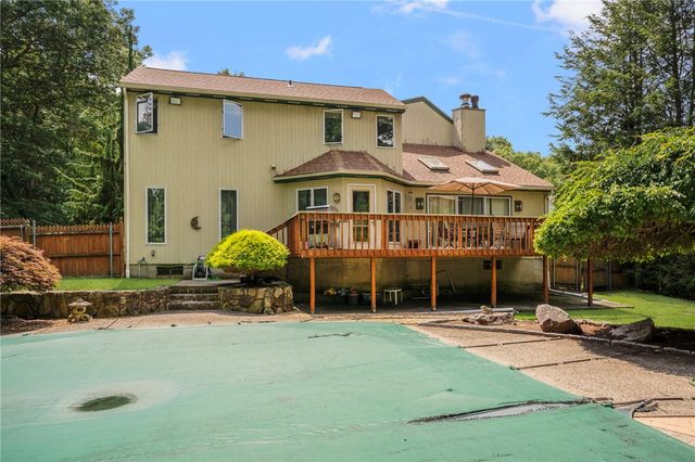 22 Golden View Drive, Johnston, RI 02919