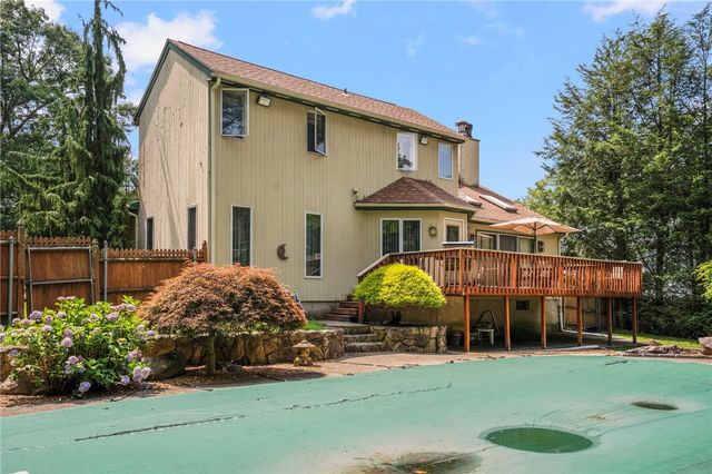 22 Golden View Drive, Johnston, RI 02919