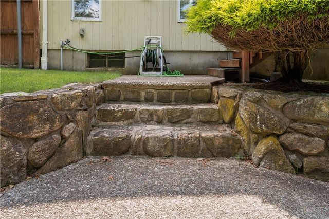 22 Golden View Drive, Johnston, RI 02919